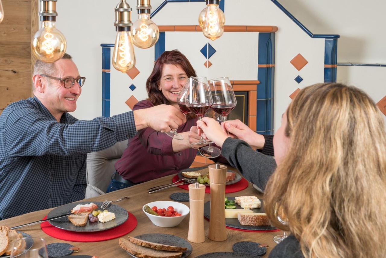 Chalet-Ferienwohnung Giebeltraum, 115 Qm, Wellness/Fitness/Sauna - Bergroedelhof Feilitzsch Buitenkant foto
