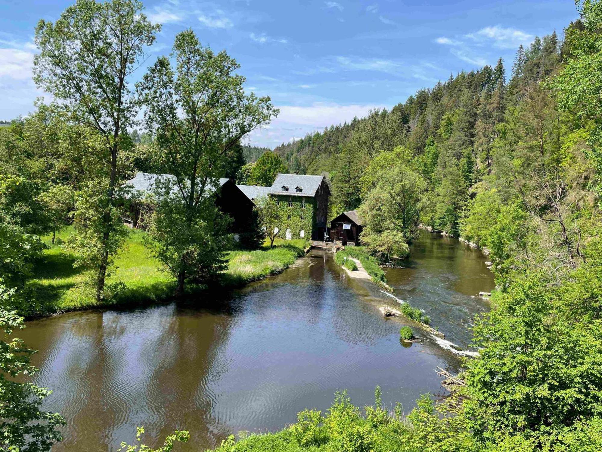 Chalet-Ferienwohnung Giebeltraum, 115 Qm, Wellness/Fitness/Sauna - Bergroedelhof Feilitzsch Buitenkant foto